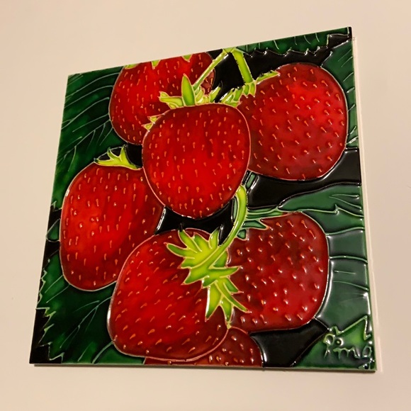 Ping Strawberry Ceramic Trivet - Picture 1 of 3